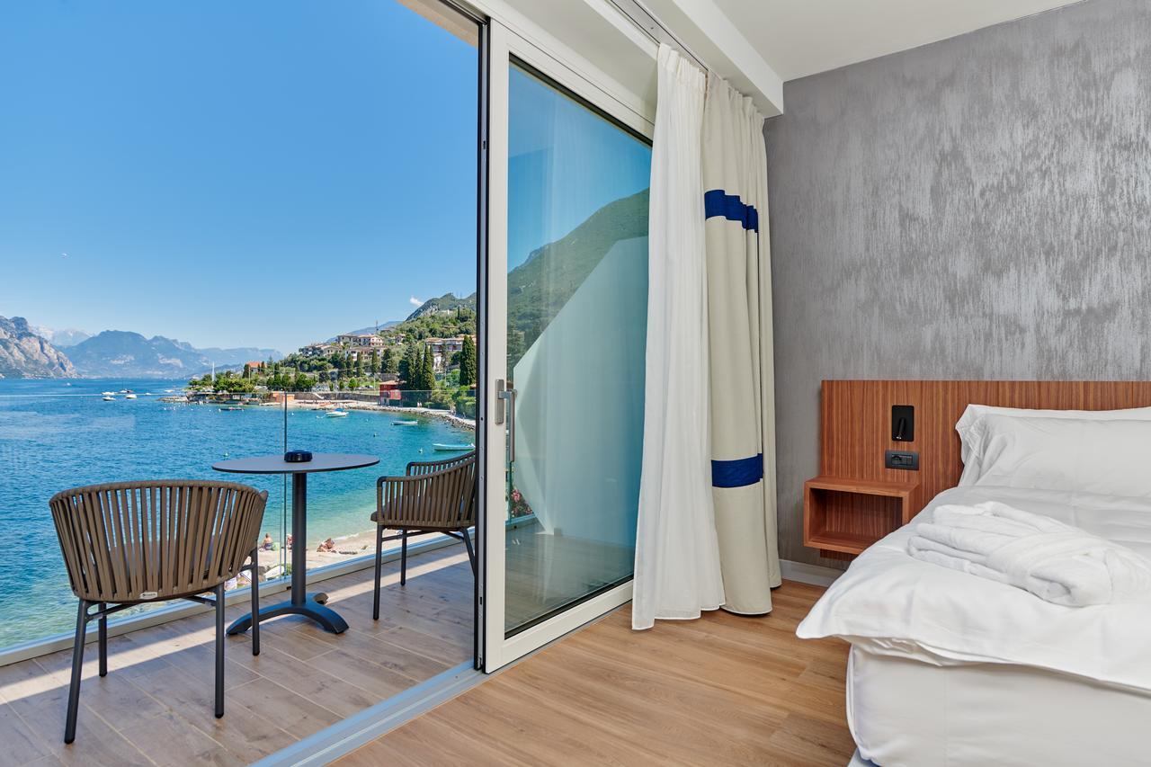 מאלצ'סינה Hotel Castello Lake Front מראה חיצוני תמונה